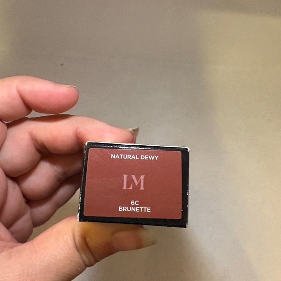 Laura Mercier Tinted Moisturizer Natural Dewy SPF30 6C Brunette 1.5 oz; 06/26 - Picture 2 of 5